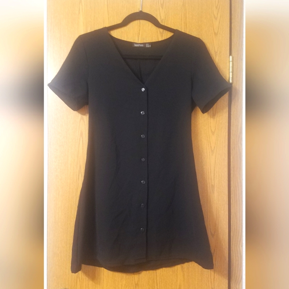 Boohoo Black Button-Down Dress Size 2